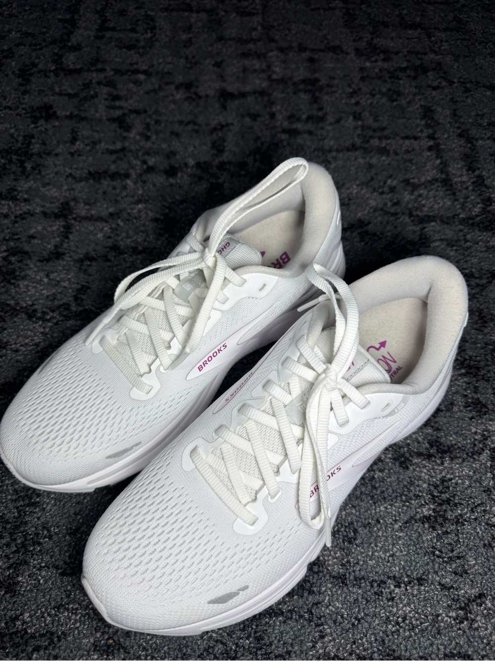 Brooks Women's Ghost 15 Neutral Running Shoe Size 9.5